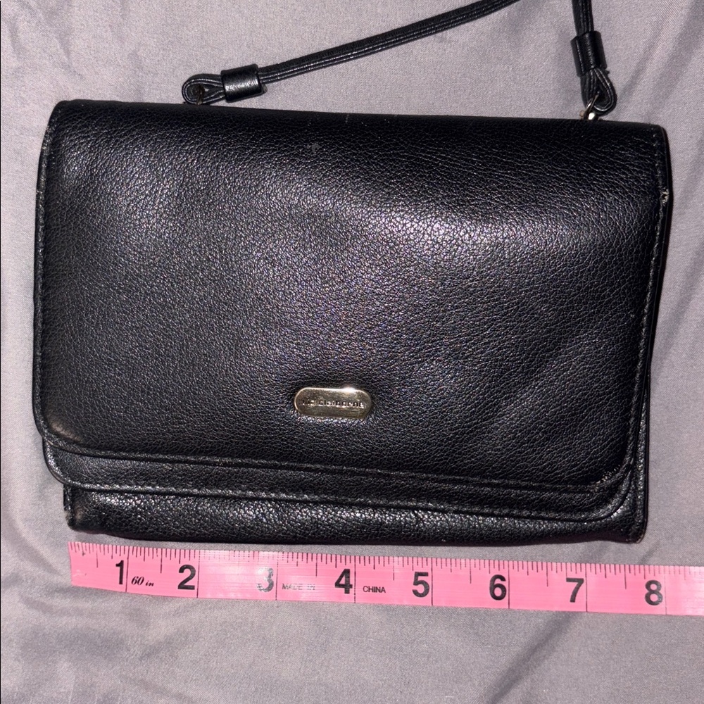 Liz Claiborne Collection Crossbody Purse - Picture 3 of 10
